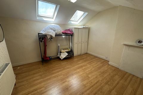 4 bedroom terraced house to rent, Lodge Road, Hockley B18