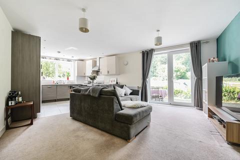 2 bedroom flat for sale, Bluebells, Trasher Mead, Dorking, RH4