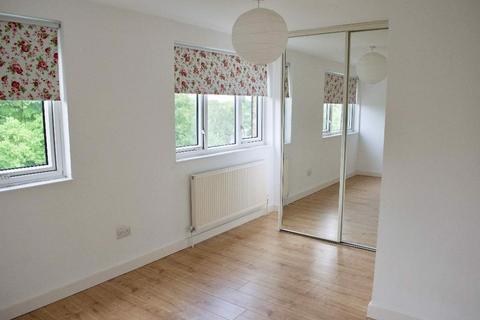 2 bedroom flat for sale, Crieff Court, Teddington, Greater London
