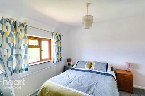 11 Cotmandene Crescent, Orpington, BR5 2RE