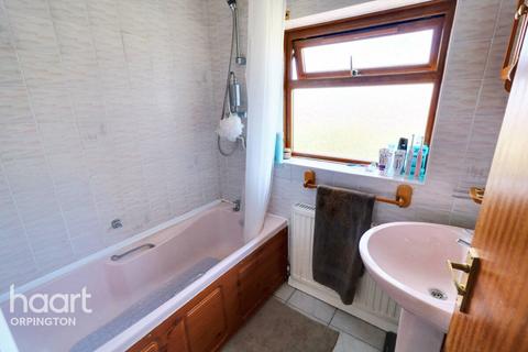11 Cotmandene Crescent, Orpington, BR5 2RE