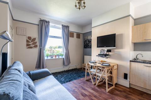 1 bedroom terraced house for sale, Sandyfield Terrace, Batley, WF17