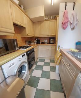 3 bedroom terraced house to rent, Ockenden Road, Woking GU22