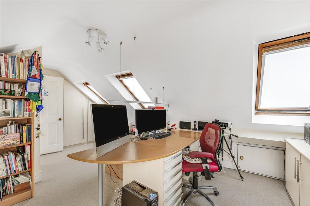 Bedroom/Study
