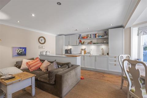 2 bedroom flat for sale, Old Devonshire Road, SW12