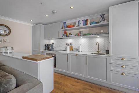 32a Old Devonshire Road, London, SW12 9RB
