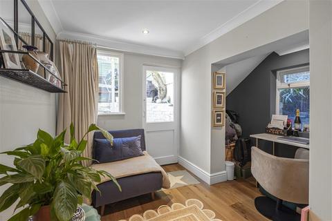 32a Old Devonshire Road, London, SW12 9RB