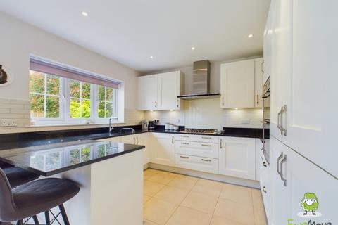 4 bedroom detached house for sale, Flora View, Chineham, Basingstoke, Hampshire, RG24