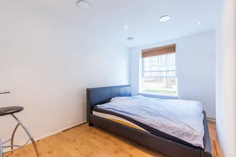 2 bedroom flat to rent, Tilson House, Clapham Park, London, SW2