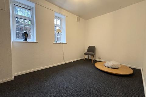 2 bedroom flat to rent, Mount Ephraim, Tunbridge Wells