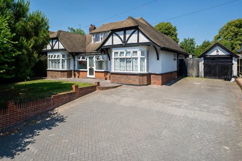 5 bedroom detached house for sale, Hythe Road, Ashford TN24 8PL