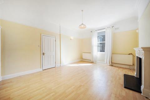 2 bedroom flat to rent, Green Lanes, Stoke Newington