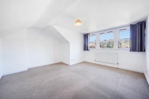 2 bedroom flat to rent, Green Lanes, Stoke Newington