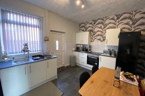 2 bedroom terraced house to rent, Plank Lane, Leigh
