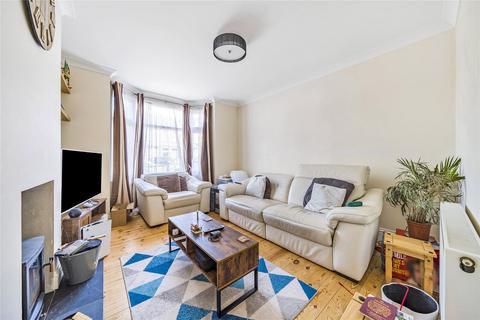 36 Edgell Road, Staines-upon-thames, TW18 2ES