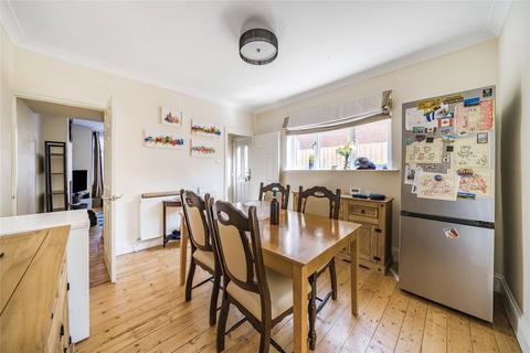 36 Edgell Road, Staines-upon-thames, TW18 2ES