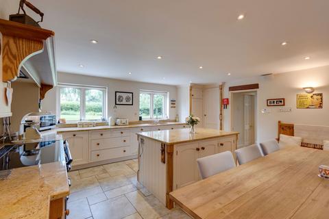 5 bedroom detached house for sale, Oak House, Knossington Road, Braunston