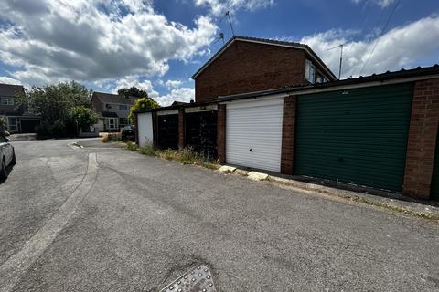 Garage to rent, Lambourn Road, Keynsham BS31