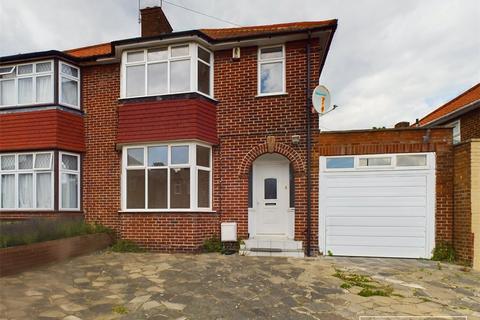 4 bedroom semi-detached house to rent, Kingsbury, London NW9