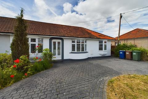 4 bedroom bungalow for sale, Giffords Cross Avenue, Corringham, SS17