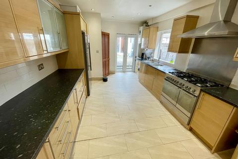 3 bedroom terraced house for sale, Claremont Road, Luton, Bedfordshire, LU4 8LY