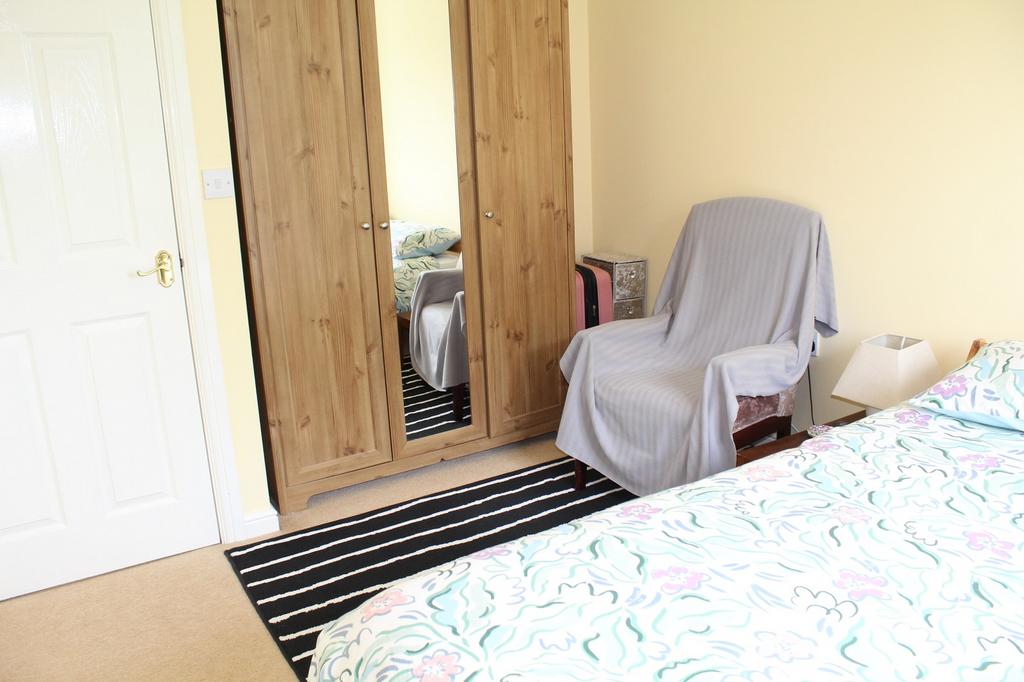 Bedroom 2 Picture 2