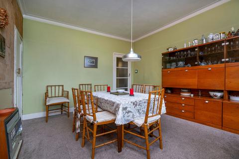 22 Learmonth Gardens, Edinburgh, EH4 1HA