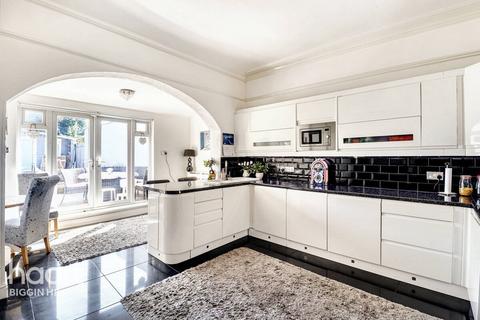 2 & A Half Edward Road, Biggin Hill, Westerham, TN16 3HL