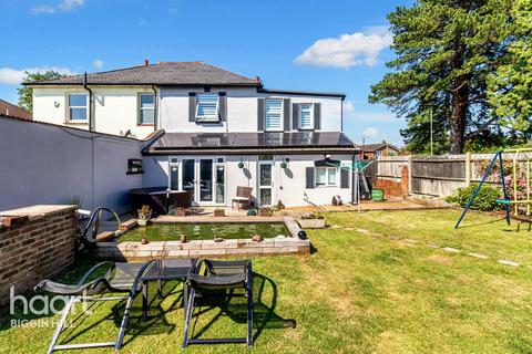 2 & A Half Edward Road, Biggin Hill, Westerham, TN16 3HL
