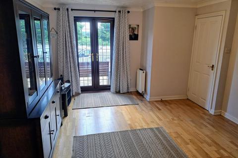 3 bedroom terraced house to rent, Maximillian, Halling, Rochester Kent ME2 1NQ