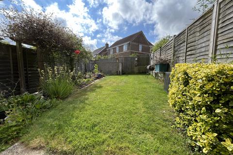 2 bedroom terraced house for sale, Ramsbury Drive, Hungerford RG17