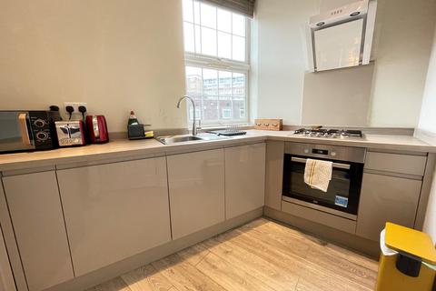 1 bedroom apartment to rent, Battersea High Street, Battersea SW11