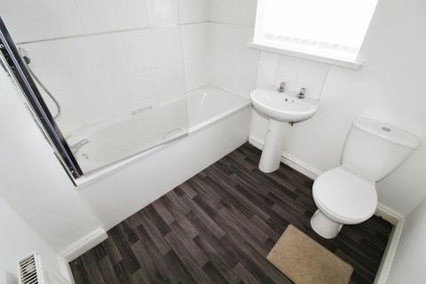 2 bedroom flat to rent, Bowes Street, Blyth, NE24