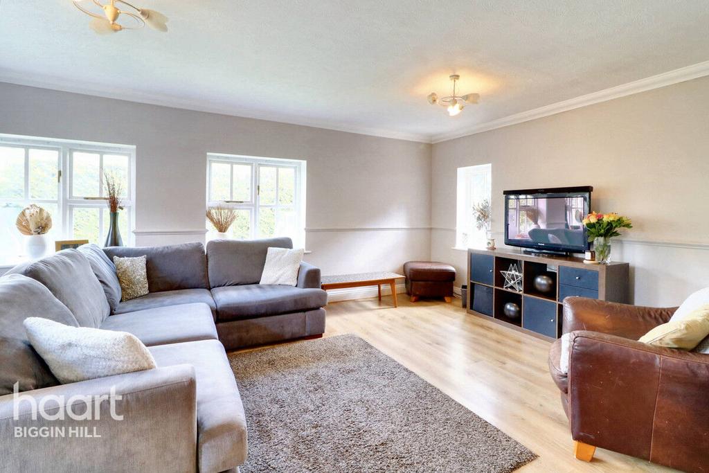 Berrys Green Road, Westerham 4 bed detached house for sale £750,000