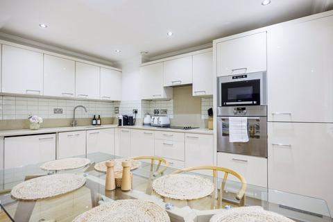 2 bedroom maisonette to rent, 7 Huntley Street, Bloomsbury, London WC1E