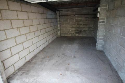 Garage to rent, Ellenborough Park South, Weston-super-Mare