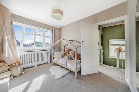 9 Canada Road, Cobham, KT11 2BB