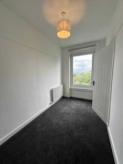 3 bedroom apartment for sale, King's Park, Glasgow G44