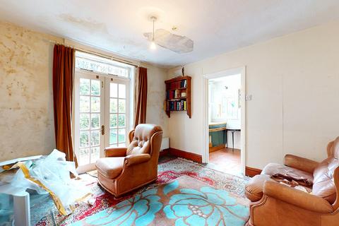 2 bedroom flat for sale, Flat 1, 16 Chalfont Road, South Norwood