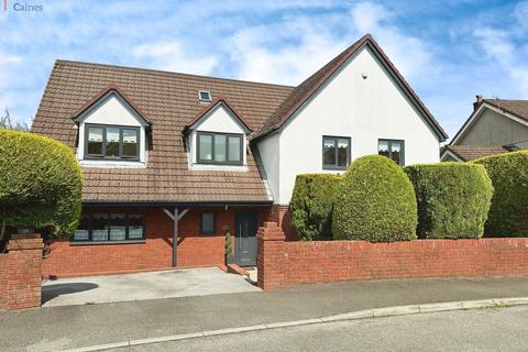 5 bedroom detached house for sale, Darren View, Maesteg, Bridgend. CF34 9SG