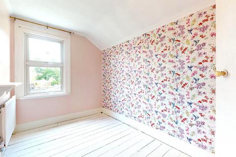 10 Cotleigh Road, Romford, RM7 9AH