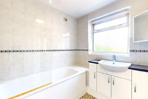 10 Cotleigh Road, Romford, RM7 9AH