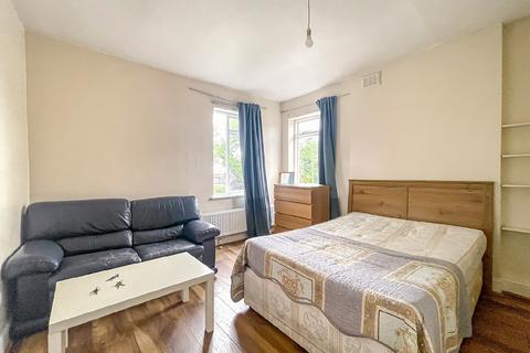 3 bedroom flat for sale, 112 Turnpike Lane, Hornsey