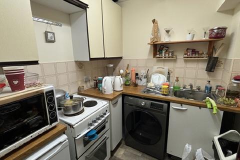 1 bedroom flat for sale, 37 Springside Court, Josephs Road, Guildford, Surrey