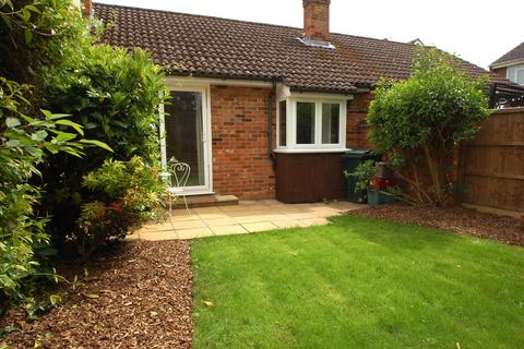 1 bedroom bungalow for sale, Farmers Way, Seer Green, HP9