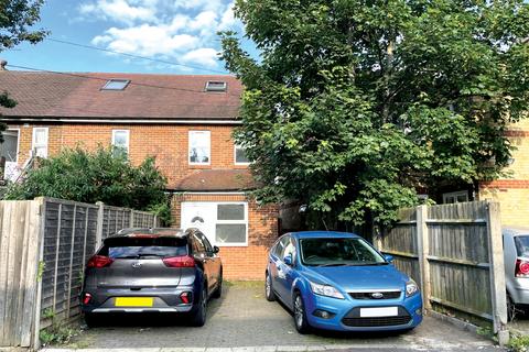 5 bedroom end of terrace house for sale, 5 College Close, Edmonton