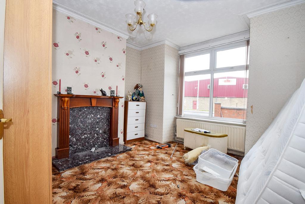 170 Lowmoor Road, KirkbyinAshfield... 3 bed detached house £65,000