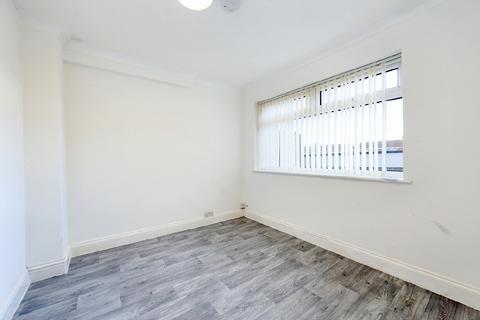 3 bedroom end of terrace house for sale, 24 Kingsdale Close, Stoke-on-Trent