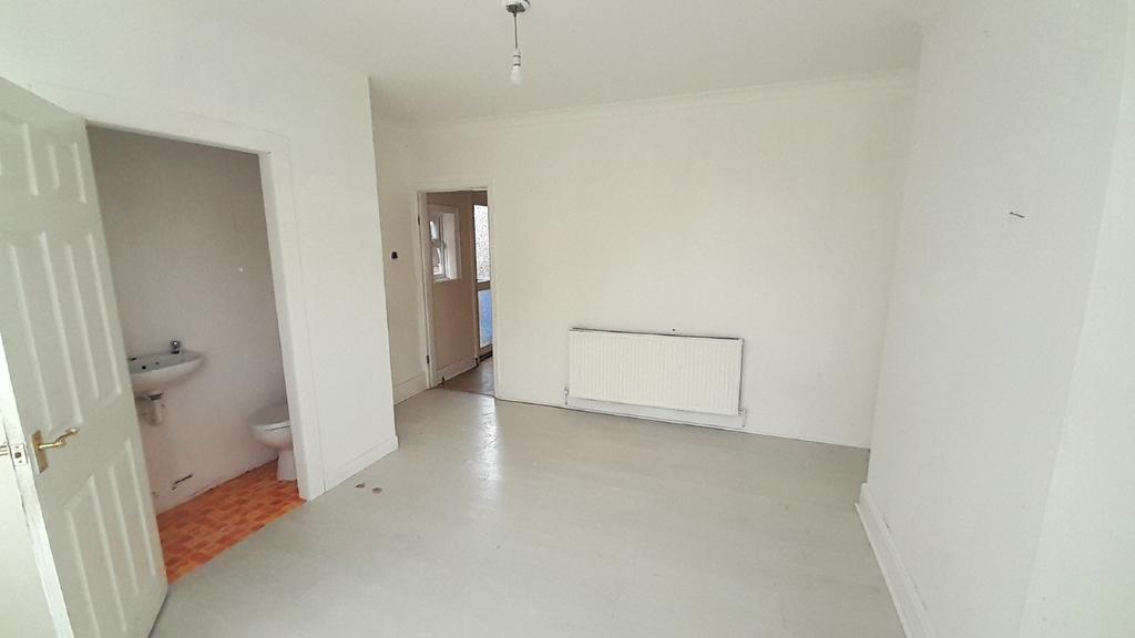 37 Oban Avenue, Hull 3 bed semidetached house £30,000