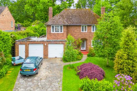 4 bedroom detached house for sale, Woodland Rise, Welwyn Garden City, Hertfordshire, AL8